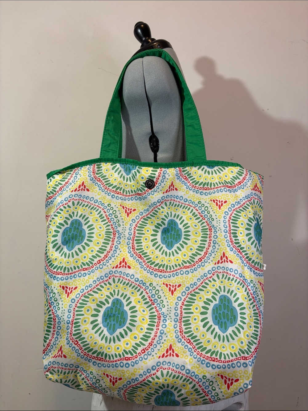 Kelly Green Quilted Nylon Reusable Grocery Shopping Market Tote Printed Lining - Picture 4 of 6